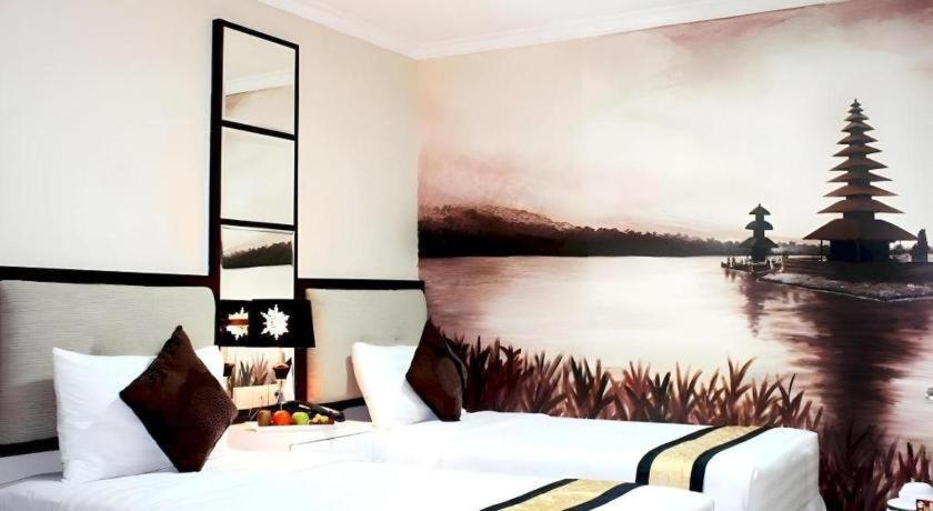 Amos Cozy Hotel Melawai Giacarta Esterno foto