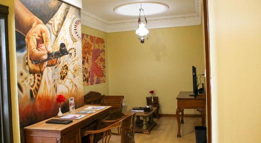 Amos Cozy Hotel Melawai Giacarta Esterno foto