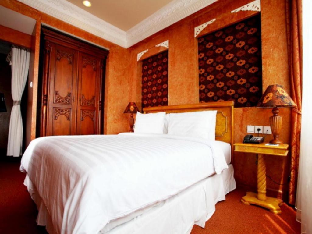 Amos Cozy Hotel Melawai Giacarta Esterno foto